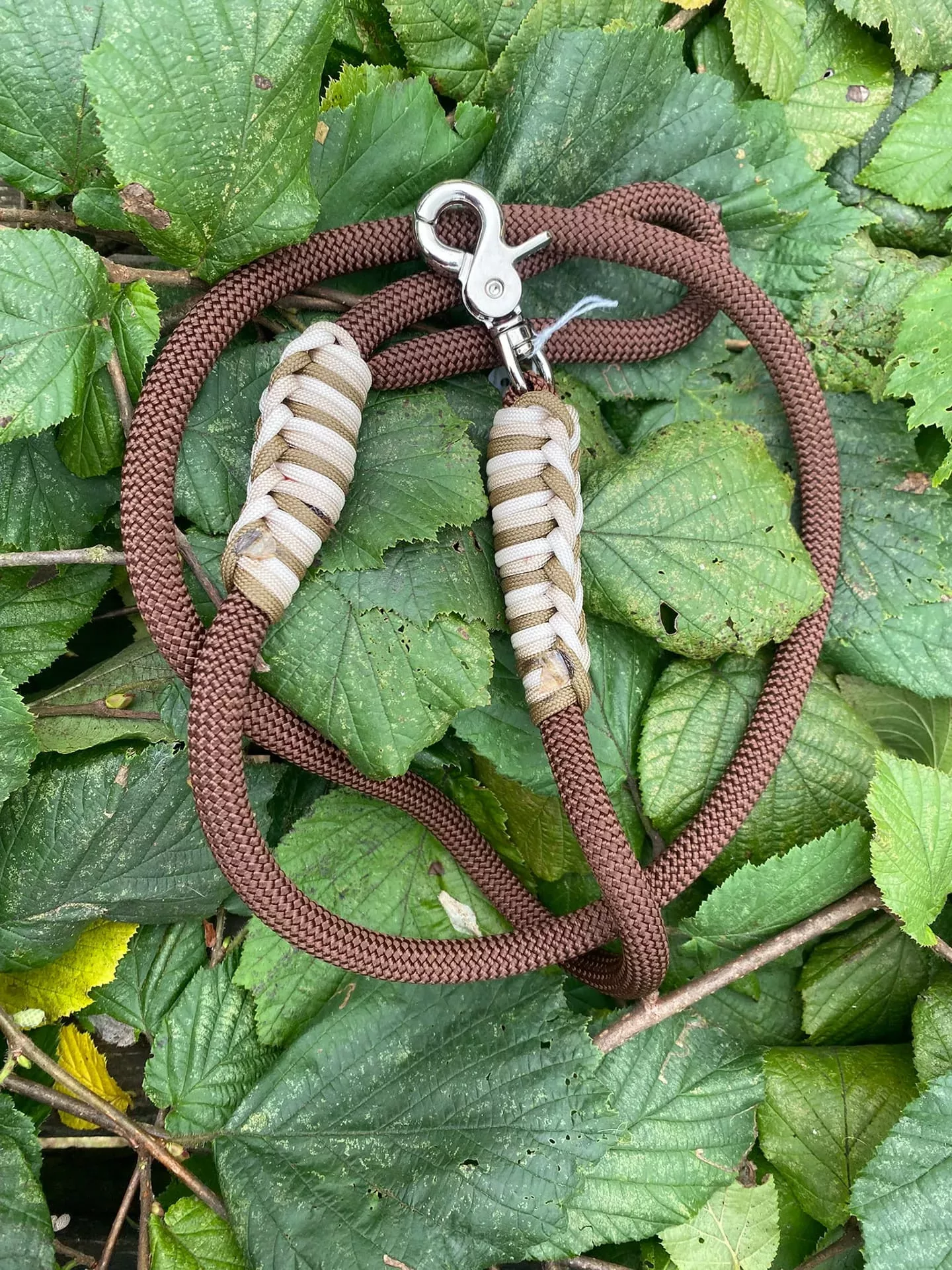 Accessoires au poil animaux fait main, fabrication en Normandie, laisse pour chien 10mm chocolat brun