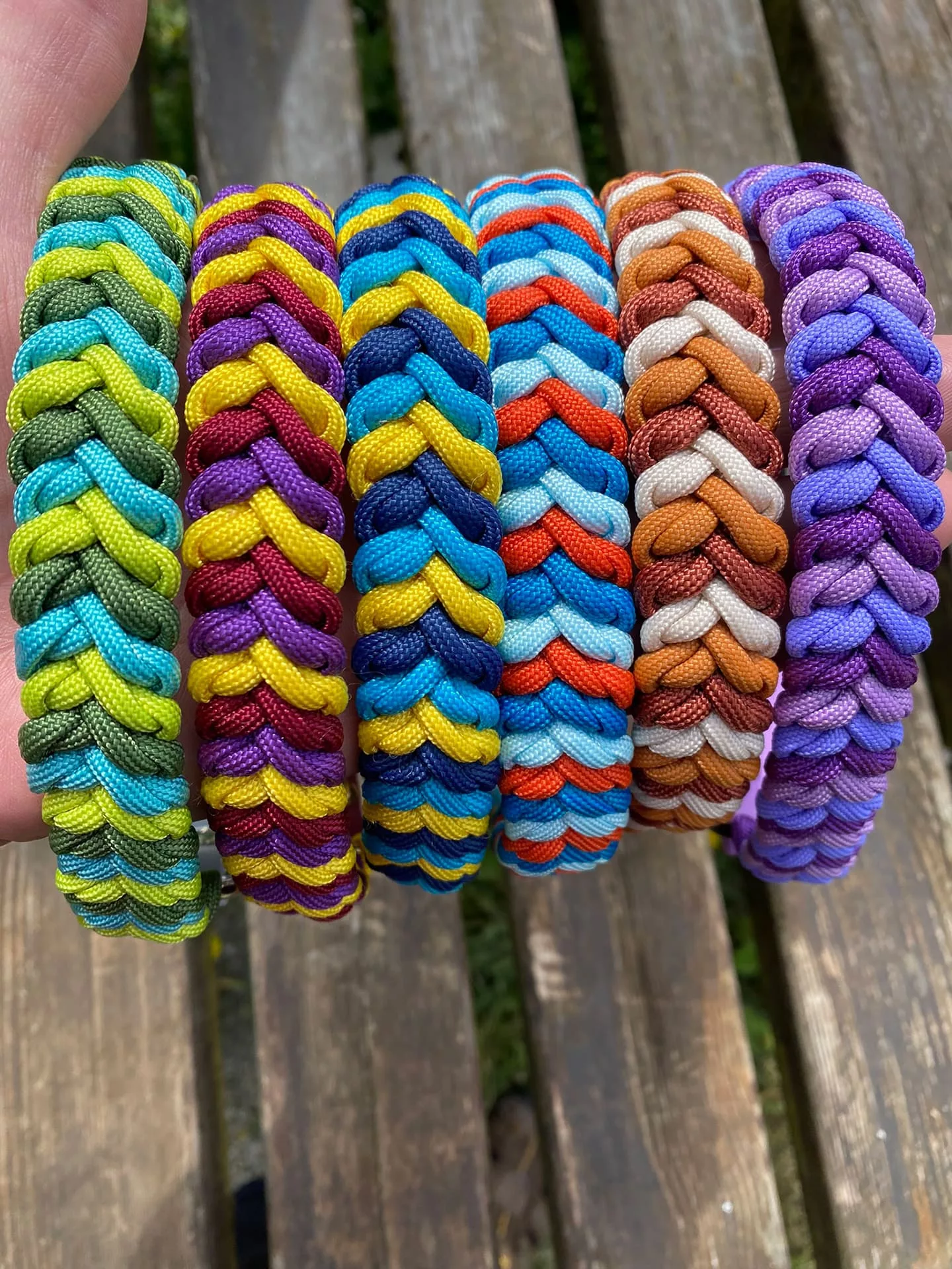 Accessoires au poil animaux fait main, fabrication en Normandie, exemple de 5 collier type snakebelly