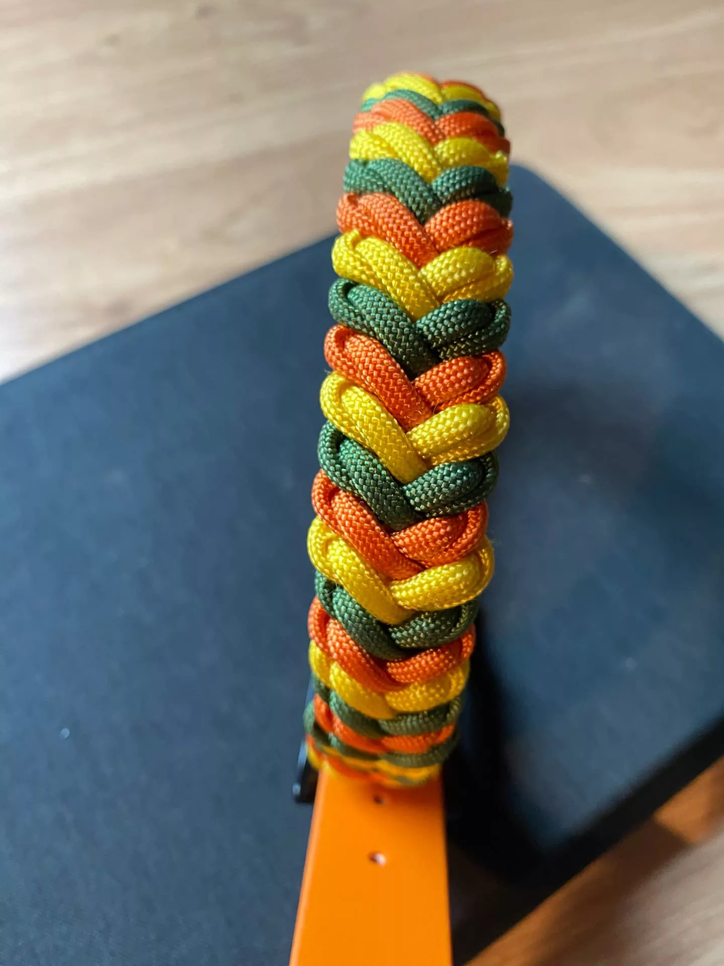 Accessoires au poil animaux fait main, fabrication en Normandie, collier avec 3 couleur type sanie belly tango