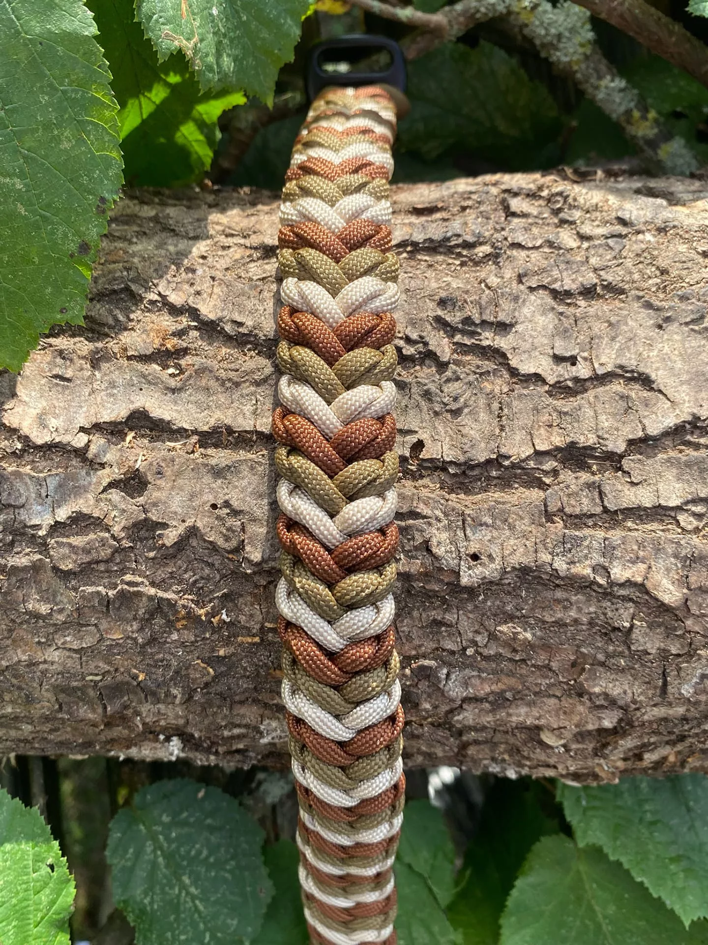 Accessoires au poil animaux fait main, fabrication en Normandie, exemple collier pour chien "color snake belly marron cigare cafelatte"