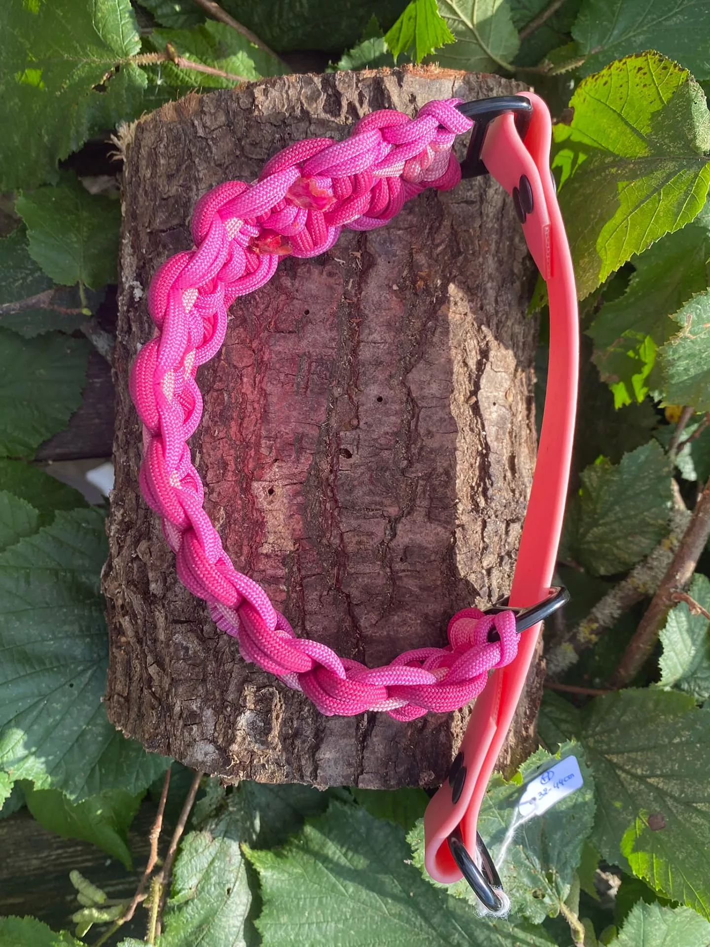 Accessoires au poil animaux fait main, fabrication en Normandie, collier avec lasso double KBK coloris rose