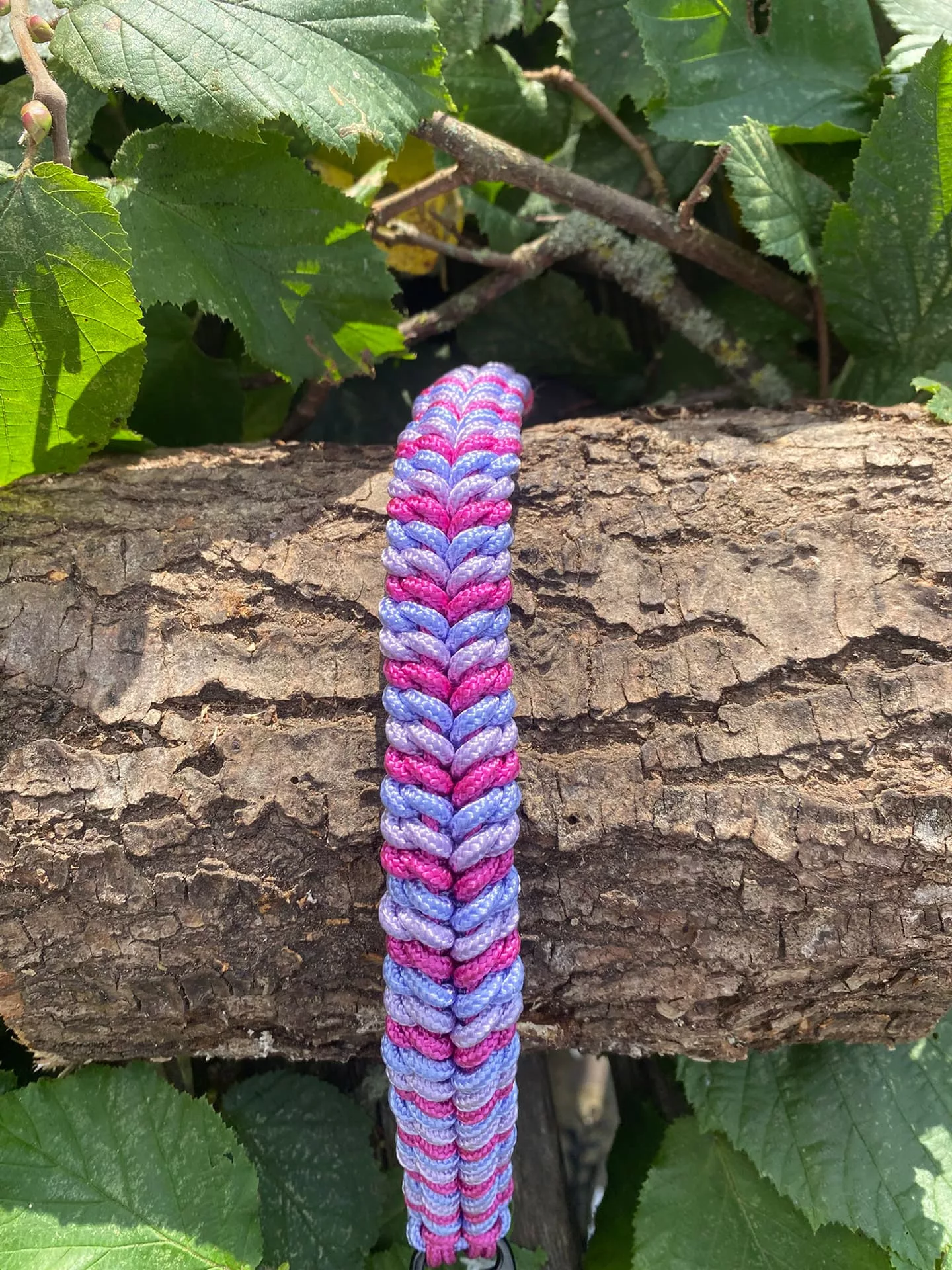 Accessoires au poil animaux fait main, fabrication en Normandie, collier river bar coloris rose lavande