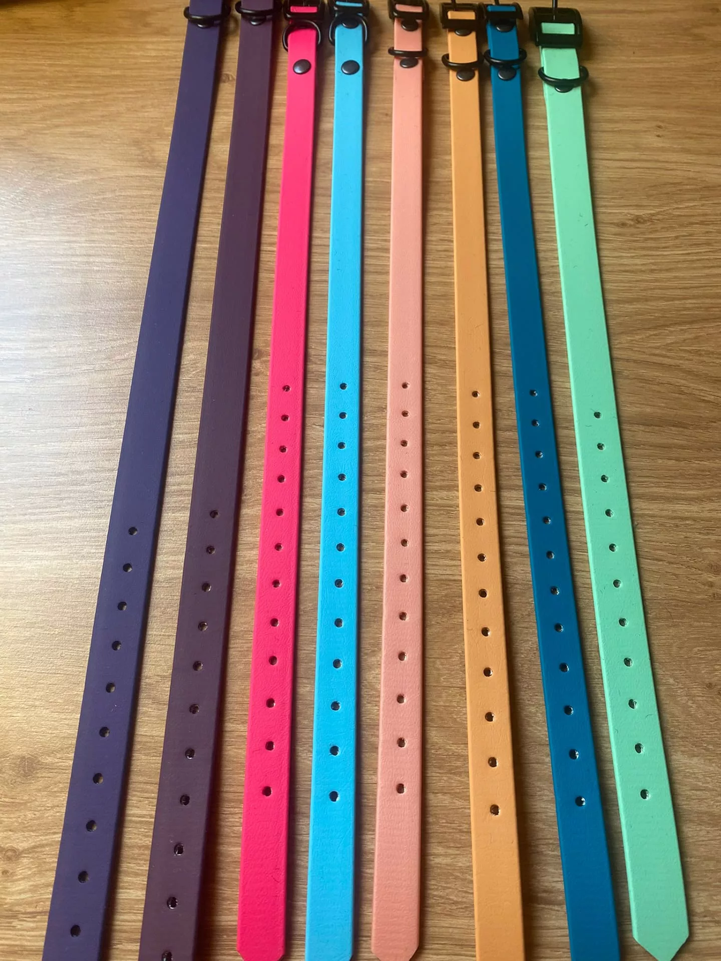 Accessoires au poil animaux fait main, fabrication en Normandie, collier pour chèvre, plusieurs coloris