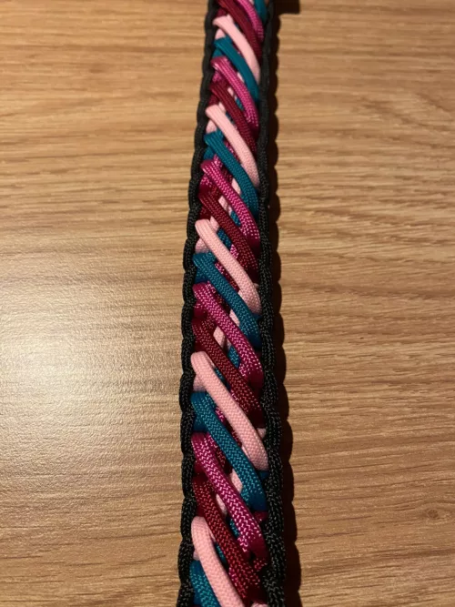 Accessoires au poil animaux fait main, fabrication en Normandie, collier type Luna's mini caramella coloris teal rose